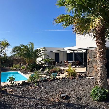Majanicho Rock - Villa With Heated Pool Лахарес Екстериор снимка