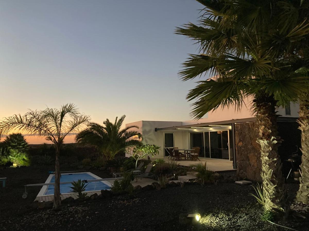 Majanicho Rock - Villa With Heated Pool Лахарес Екстериор снимка