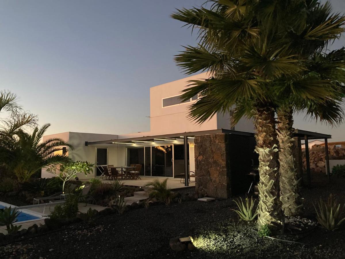 Majanicho Rock - Villa With Heated Pool Лахарес Екстериор снимка